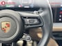 Porsche Cayenne 3.0 E-Hybrid Sport Chrono Head-Up Trekhaak NL Auto! Dealer Onderhouden VOL Nw.Prijs €157.500 | Stoelverwarming/Ventilatie | Bijrijdersdisplay | Luchtvering | BOSE