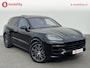 Porsche Cayenne 3.0 E-Hybrid Sport Chrono Head-Up Trekhaak NL Auto! | Stoelverwarming/Ventilatie | Bijrijdersdisplay | Luchtvering | BOSE