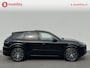 Porsche Cayenne 3.0 E-Hybrid Sport Chrono Head-Up Trekhaak NL Auto! Dealer Onderhouden VOL Nw.Prijs €157.500 | Stoelverwarming/Ventilatie | Bijrijdersdisplay | Luchtvering | BOSE