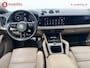 Porsche Cayenne 3.0 E-Hybrid Sport Chrono Head-Up Trekhaak NL Auto! Dealer Onderhouden VOL Nw.Prijs €157.500 | Stoelverwarming/Ventilatie | Bijrijdersdisplay | Luchtvering | BOSE