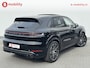 Porsche Cayenne 3.0 E-Hybrid Sport Chrono Head-Up Trekhaak NL Auto! Dealer Onderhouden VOL Nw.Prijs €157.500 | Stoelverwarming/Ventilatie | Bijrijdersdisplay | Luchtvering | BOSE