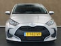 Toyota Yaris 1.5 VVT-i Active - ORIGINEEL NEDERLANDSE AUTO - ACHTERUITRIJCAMERA - AIRCO (AUTOMATISCH) - CRUISE CONTROL ADAPTIEF - APPLE CARPLAY/ANDROID AUTO - LEDEREN STUURWIEL - VERKEERSBORD HERKENNING