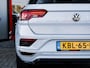 Volkswagen T-Roc 1.5 TSI Sport | R-Line | Dode Hoek Detectie | Stoelverwarming | LED Koplampen | Virtual Cockpit | Adaptieve Cruise Control | Parkeersensoren | Metallic Lak | Two-Tone | Elektrische Kofferklep | Navigatie | Apple Carplay | Android Auto |