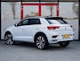 Volkswagen T-Roc 1.5 TSI Sport | R-Line | Dode Hoek Detectie | Stoelverwarming | LED Koplampen | Virtual Cockpit | Adaptieve Cruise Control | Parkeersensoren | Metallic Lak | Two-Tone | Elektrische Kofferklep | Navigatie | Apple Carplay | Android Auto |
