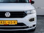 Volkswagen T-Roc 1.5 TSI Sport | R-Line | Dode Hoek Detectie | Stoelverwarming | LED Koplampen | Virtual Cockpit | Adaptieve Cruise Control | Parkeersensoren | Metallic Lak | Two-Tone | Elektrische Kofferklep | Navigatie | Apple Carplay | Android Auto |