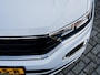 Volkswagen T-Roc 1.5 TSI Sport | R-Line | Dode Hoek Detectie | Stoelverwarming | LED Koplampen | Virtual Cockpit | Adaptieve Cruise Control | Parkeersensoren | Metallic Lak | Two-Tone | Elektrische Kofferklep | Navigatie | Apple Carplay | Android Auto |