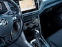 Volkswagen T-Roc 1.5 TSI Sport | R-Line | Dode Hoek Detectie | Stoelverwarming | LED Koplampen | Virtual Cockpit | Adaptieve Cruise Control | Parkeersensoren | Metallic Lak | Two-Tone | Elektrische Kofferklep | Navigatie | Apple Carplay | Android Auto |