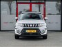 Suzuki Vitara 1.4 Boosterjet Stijl | Trekhaak | Schuif/ Kantel Pano Dak | Origineel NL | Camera | Navigatie | Adaptieve Cruise Control | 2e Eigenaar | Privacy Glas | Stoelverwarming | Flippers | Climate Control | Parkeersensoren | Metallic Lak |
