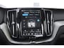 Volvo XC60 T6 350PK Plug-in hybrid AWD Ultra Black Edition / Navigatie / Adaptieve Cruise control / Head Up-Display / Panorama dak / Elektrische stoelen met geheugen / Stuurverwarming / Stoelverwarming v+a / 360 Camera /
