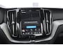 Volvo XC60 T6 350PK Plug-in hybrid AWD Ultra Black Edition / Navigatie / Adaptieve Cruise control / Head Up-Display / Panorama dak / Elektrische stoelen met geheugen / Stuurverwarming / Stoelverwarming v+a / 360 Camera /