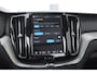 Volvo XC60 T6 350PK Plug-in hybrid AWD Ultra Black Edition / Navigatie / Adaptieve Cruise control / Head Up-Display / Panorama dak / Elektrische stoelen met geheugen / Stuurverwarming / Stoelverwarming v+a / 360 Camera /