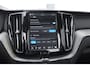 Volvo XC60 T6 350PK Plug-in hybrid AWD Ultra Black Edition / Navigatie / Adaptieve Cruise control / Head Up-Display / Panorama dak / Elektrische stoelen met geheugen / Stuurverwarming / Stoelverwarming v+a / 360 Camera /