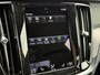 Volvo S60 B3 R-Design | Blis | Keyless | Trekhaak | AppleCarplay | Elektrische stoelen | Parkeer camera\sensoren |