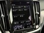 Volvo S60 B3 R-Design | Blis | Keyless | Trekhaak | AppleCarplay | Elektrische stoelen | Parkeer camera\sensoren |