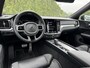 Volvo S60 B3 R-Design | Blis | Keyless | Trekhaak | AppleCarplay | Elektrische stoelen | Parkeer camera\sensoren |