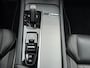 Volvo S60 B3 R-Design | Blis | Keyless | Trekhaak | AppleCarplay | Elektrische stoelen | Parkeer camera\sensoren |