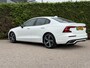 Volvo S60 B3 R-Design | Blis | Keyless | Trekhaak | AppleCarplay | Elektrische stoelen | Parkeer camera\sensoren |