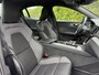 Volvo S60 B3 R-Design | Blis | Keyless | Trekhaak | AppleCarplay | Elektrische stoelen | Parkeer camera\sensoren |