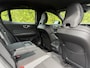 Volvo S60 B3 R-Design | Blis | Keyless | Trekhaak | AppleCarplay | Elektrische stoelen | Parkeer camera\sensoren |