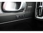 Volvo EX40 Twin Motor Performance Ultra Black Edition 82 kWh | Panoramisch schuif-/kanteldak | Verwarmbare voorstoelen+stuurwiel | Premium audio by Harman Kardon | Warmtepomp | Adaptive cruise control | 360 graden camera | Power Seats incl. Memory |