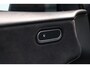 Mercedes-Benz A-klasse 200 Business Solution AMG / Pano dak / 18 Inch AMG Velgen /
