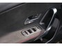 Mercedes-Benz A-klasse 200 Business Solution AMG / Pano dak / 18 Inch AMG Velgen /