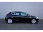 Opel Astra 1.4 Turbo Cosmo Airco / Cruise / Parkeers. / Elektr. ramen / Trekhaak / Lm velgen / NAP