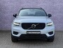 Volvo XC40 1.5 T4 Recharge R-Design | Stoel/Stuurverwarming | adaptieve cruise | Camera | Parkeersensoren V+A | Volvo on Call | Carplay | Keyless entry/start | Elektrisch bedienbare achterklep |