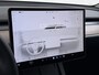 Tesla Model Y RWD SOH 95% Warmtepomp LFP-Accu Leder Lmv Camera's Panoramadak Adap.Cruise Navi Ecc Autopilot Stoel+Stuur+Achterbank Verwarming Elek.Achterklep Dodehoek detector Draadloze telefoonlader 1e Eigenaar Origineel Nederlandse Auto Fabrieksgarantie op Motor en Accu tot 08-03-2032/160.000km