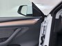 Tesla Model Y RWD SOH 95% Warmtepomp LFP-Accu Leder Lmv Camera's Panoramadak Adap.Cruise Navi Ecc Autopilot Stoel+Stuur+Achterbank Verwarming Elek.Achterklep Dodehoek detector Draadloze telefoonlader 1e Eigenaar Origineel Nederlandse Auto Fabrieksgarantie op Motor en Accu tot 08-03-2032/160.000km