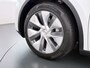Tesla Model Y RWD SOH 95% Warmtepomp LFP-Accu Leder Lmv Camera's Panoramadak Adap.Cruise Navi Ecc Autopilot Stoel+Stuur+Achterbank Verwarming Elek.Achterklep Dodehoek detector Draadloze telefoonlader 1e Eigenaar Origineel Nederlandse Auto Fabrieksgarantie op Motor en Accu tot 08-03-2032/160.000km