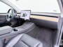 Tesla Model Y RWD SOH 95% Warmtepomp LFP-Accu Leder Lmv Camera's Panoramadak Adap.Cruise Navi Ecc Autopilot Stoel+Stuur+Achterbank Verwarming Elek.Achterklep Dodehoek detector Draadloze telefoonlader Origineel Nederlandse Auto Fabrieksgarantie op Motor en Accu tot 7-12-2030/160.000km