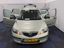 Mazda 2 1.4 Touring / RIJDT SCHAKELT GOED / AIRCO / NETTE AUTO