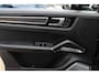 Porsche Cayenne Coupé 4.0 Turbo S E-Hybrid 680pk / TechArt / Trekhaak / Panoramadak / 360Camera / Head-up / Achterasbesturing / Keyless / Burmester / Softclose / Adaptieve Stoelen / 21'' / Cabron intr. / Luchtvering / Sportdesign+Chrono /