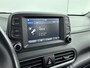 Hyundai Kona 1.0T COMFORT | TREKHAAK | NAVI via APPLE CAR PLAY & ANDROID AUTO | CLIMA | CRUISE | CAMERA | 16'' LM VELGEN | LAGE KMSTAND! |