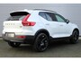 Volvo XC40 B4 Mild Hybrid Plus Black Edition | Panoramisch Schuif-/Kanteldak | Connect Mictrotech/Nubuck Bekleding | Visual Park Assist incl. 360 Graden Camera | Harman/Kardon Premium Geluidssysteem | Elektrisch Verstelbare Stoelen | Stuurverwarming | Stoelverwarming | Getint Glas Achter | Adaptieve Cruise Control | Pilot Assist | Keyless Entry | Elektrische Achterklep