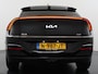 Kia EV6 GT-Line 77.4kWh SOH 100% Warmtepomp PanoDak Head-Up Alcantar/Leer Stoelventilatie Elek.Stoelen+MemoryMeridian SOH 100% 360°Camera Adap.Cruise Apple Carplay Android Auto Navi Ecc Stuur+Stoelverwarming Matrix Led Pdc DAB  Elek.Achterklep Lmv Lane Assist 1600kg trekvermogen! Laden tot 240kW 1e Eigenaar Origineel Nederlandse Auto € 57.000 nieuw