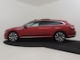 Volkswagen Arteon Shooting Brake R-Line Business+ eHybrid 218pk | Trekhaak | Head up display | Panorama dak | 360 camera  | Lederen bekleding | Elektrische stoelen | Dodehoekdetectie | 19"LMV