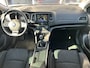 Renault Megane Estate 1.3 TCe Limited Airco Trekhaak Parkeerhulp voor en achter Getint glas vanaf B-styl Lichtmetalen velgen