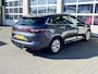Renault Megane Estate 1.3 TCe Limited Airco Trekhaak Parkeerhulp voor en achter Getint glas vanaf B-styl Lichtmetalen velgen