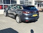 Renault Megane Estate 1.3 TCe Limited Airco Trekhaak Parkeerhulp voor en achter Getint glas vanaf B-styl Lichtmetalen velgen