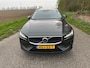 Volvo V60 Cross Country 2.0 D4 AWD Intro Edition Full Options