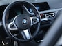 BMW 1-Serie 118i Business Edition Plus M-pakket | Pano | LED | 18" Velg | Stoelverwarming | Camera | Apple Carplay | Navi