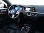 BMW 1-Serie 118i Business Edition Plus M-pakket | Pano | LED | 18" Velg | Stoelverwarming | Camera | Apple Carplay | Navi
