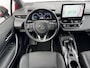 Toyota Corolla Touring Sports Hybrid 140 Dynamic Automaat / Fabrieksgarantie tot 10 jaar mogelijk  / Navigatie  / Adaptieve CC / Achteruitrijcamera / Stuur- en stoelverwarming  / Apple Carplay Android / 17" LM wielen + All Season banden /
