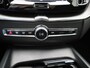 Volvo XC60 2.0 T6 Plug-in hybrid AWD Core Bright | Automaat | Apple Carplay / Android Auto | Navigatie | Panoramadak | Trekhaak | Stoel-Stuur verwarming | Achterbank verwarmd | Elektrische Achterklep | Climate Control | Camera | Lichtmetalen Velgen |