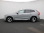 Volvo XC60 2.0 T6 Plug-in hybrid AWD Core Bright | Automaat | Apple Carplay / Android Auto | Navigatie | Panoramadak | Trekhaak | Stoel-Stuur verwarming | Achterbank verwarmd | Elektrische Achterklep | Climate Control | Camera | Lichtmetalen Velgen |