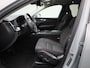 Volvo XC60 2.0 T6 Plug-in hybrid AWD Core Bright | Automaat | Apple Carplay / Android Auto | Navigatie | Panoramadak | Trekhaak | Stoel-Stuur verwarming | Achterbank verwarmd | Elektrische Achterklep | Climate Control | Camera | Lichtmetalen Velgen |