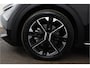 Kia EV6 Light Edition 63 kWh - SOH 99,7% - Navigatie - Adaptive Cruise Control - Stoel/Stuur verwarming - Apple Carplay/Android Auto - Fabrieksgarantie tot 02-2032