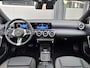 Mercedes-Benz A-klasse 180 Star Edition Luxury | Panoramadak | Trekhaak | Achteruitrijcamera | Dodehoekassistent | Donkergetint Glas Achter | Sfeerverlichting | Stoelverwarming | Keyless-GO | Parkeersensoren | Elektrisch Inklapbare Buitenspiegels